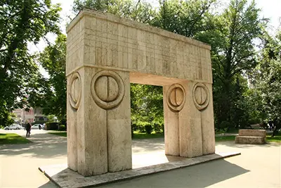 The Gate of The Kiss Constantin Brancusi